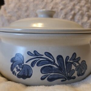 Vintage Pfalzgraff Yorktowne Blue Floral Stoneware Casserole Dish